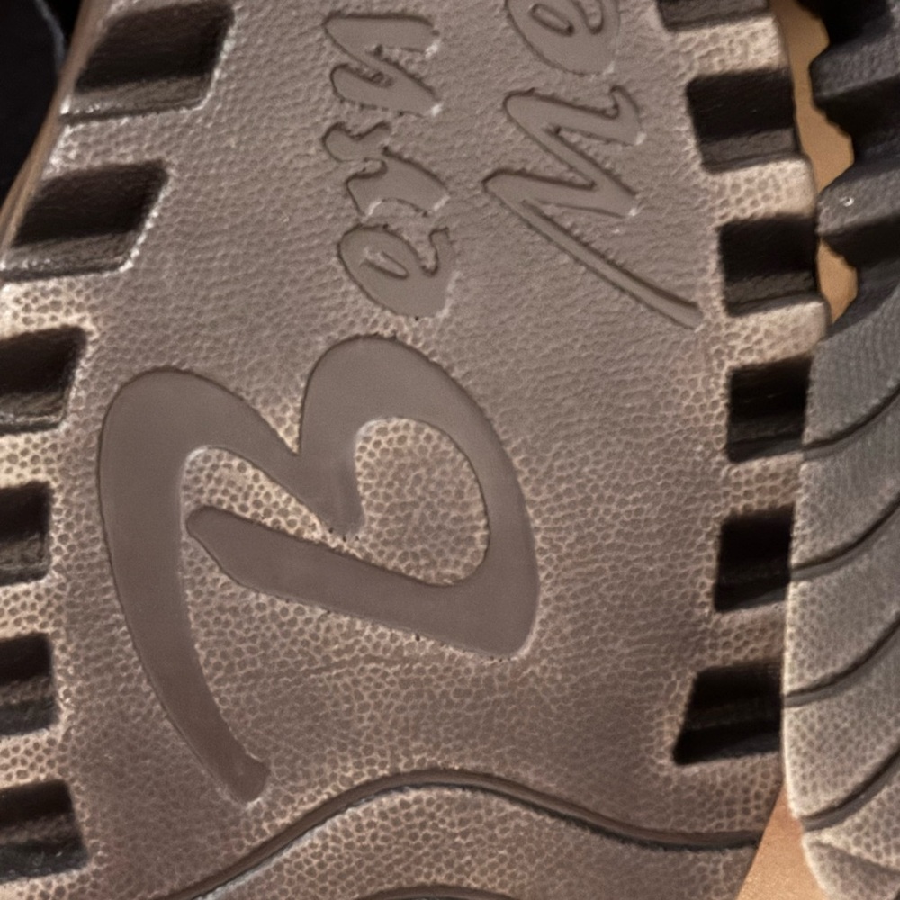 Bernie Mev Sz 40 Navy Lace Up Sandals EUC😊😊 - Picture 3 of 11